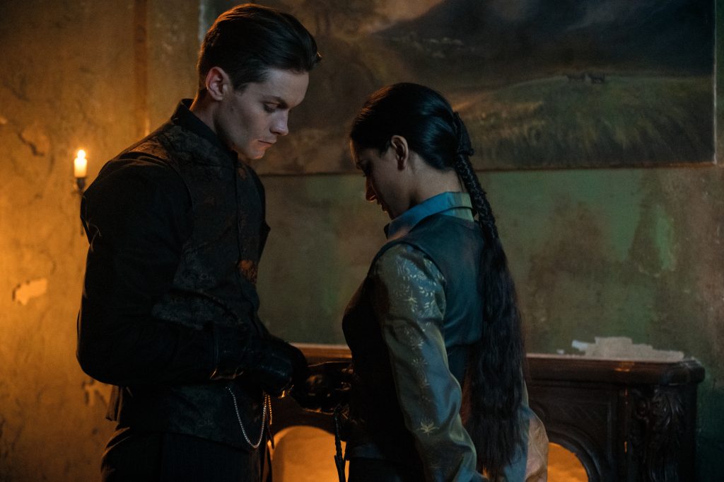 (L to R) Freddy Carter as Kaz Brekker, Amita Suman as Inej Ghafa in episode 206 of Shadow and Bone. Cr. Timea Saghy/Netflix © 2022