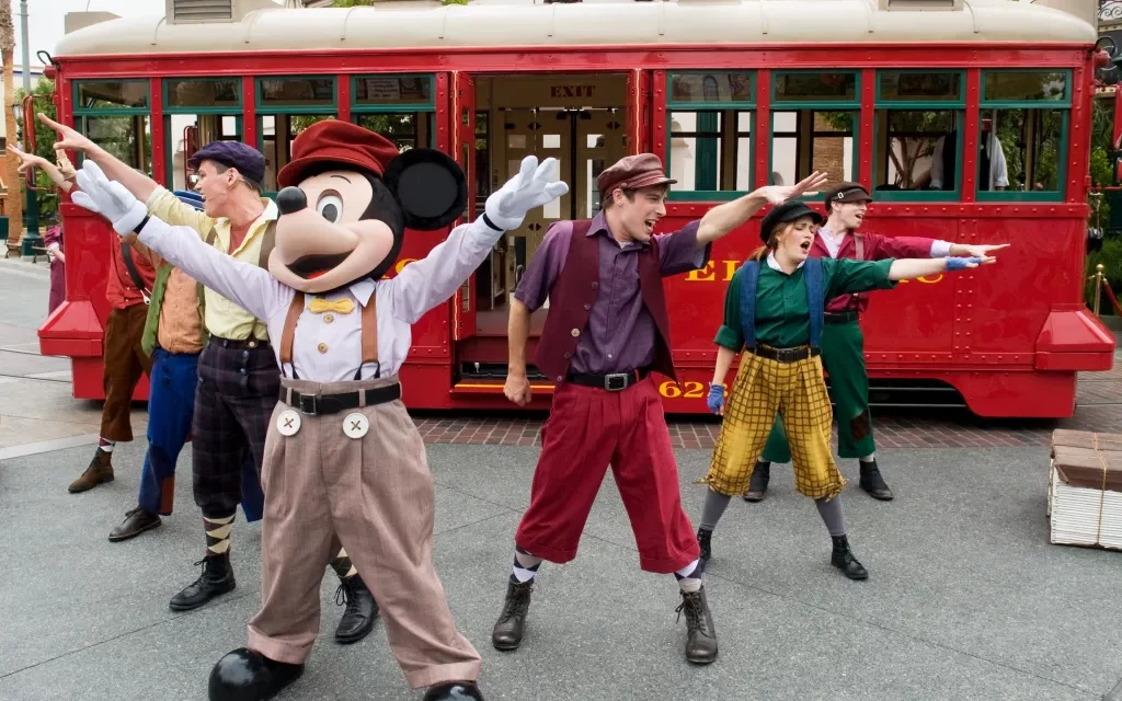 Disneyland Workers Seize the Day and Approve New Agreements!